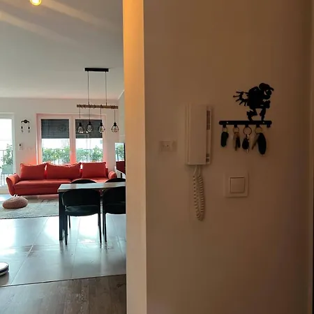 Modern 3 Bedroom Posnania, Sowia 1st, Malta דירה פוזנן