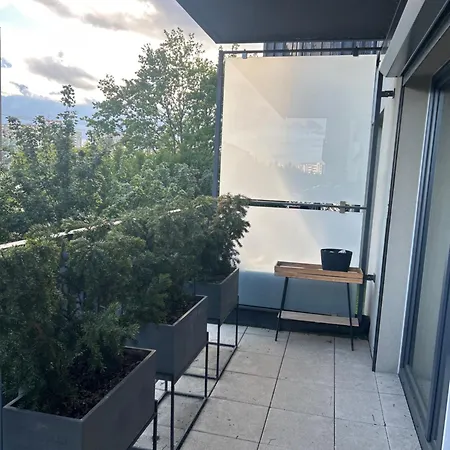 Modern 3 Bedroom Posnania, Sowia 1st, Malta Poznan