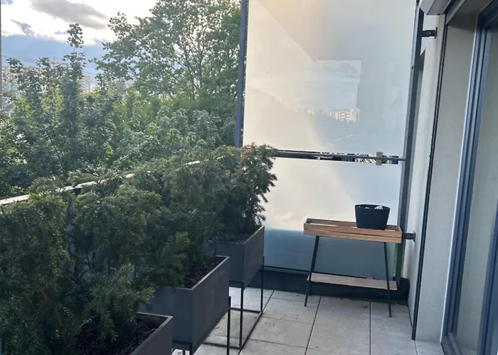 Modern 3 Bedroom Posnania, Sowia 1st, Malta Poznan